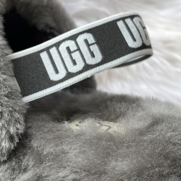 ❄️UGG Fluff Yeah Slide charcoal Kid Sizes 3 & 4 - Picture 5 of 11